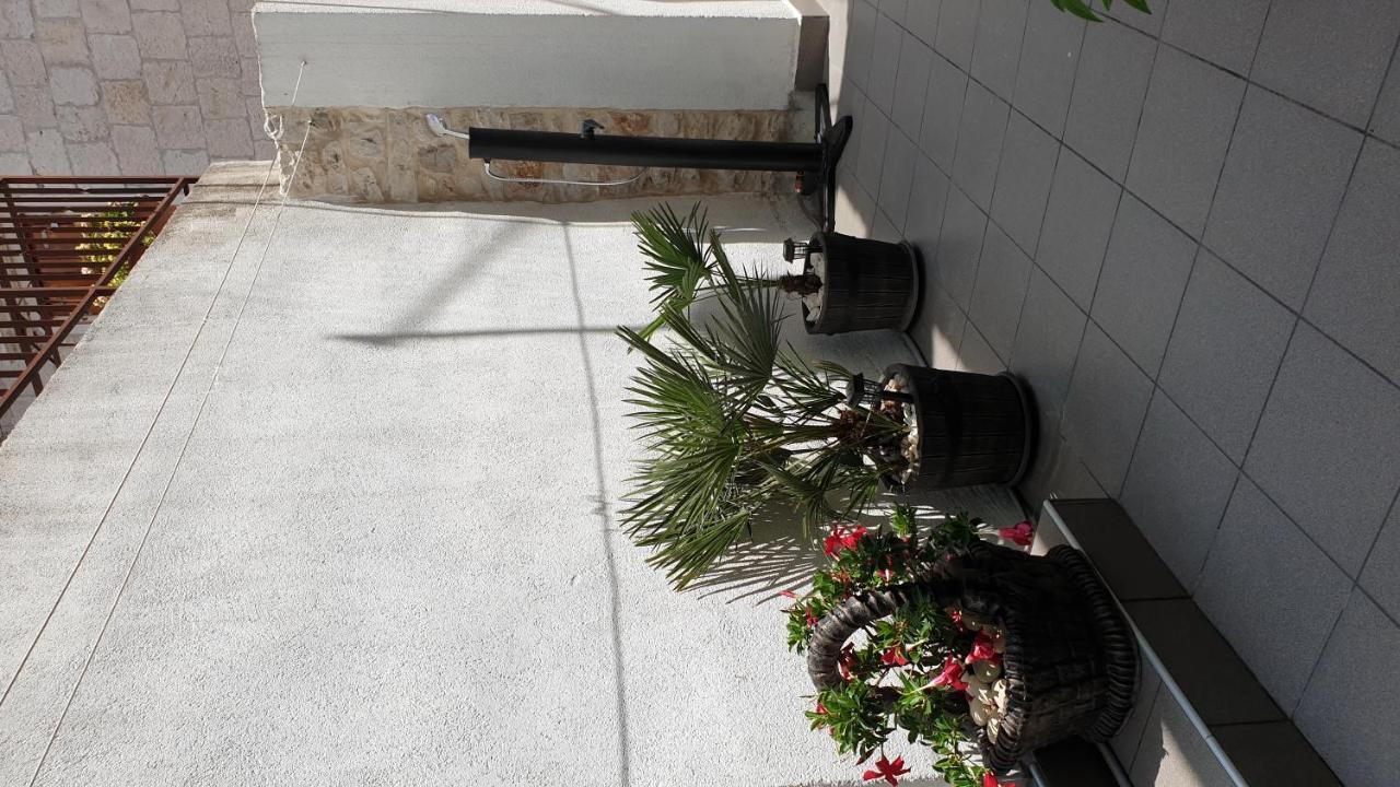Lemon Tree Hotel Seget Donji Exterior photo